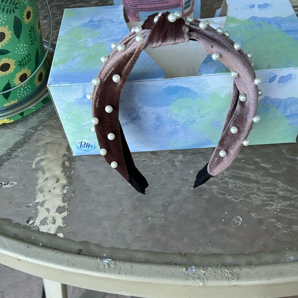 A velvety material with pearls. Absolutely beautiful - Picture 1 of 3